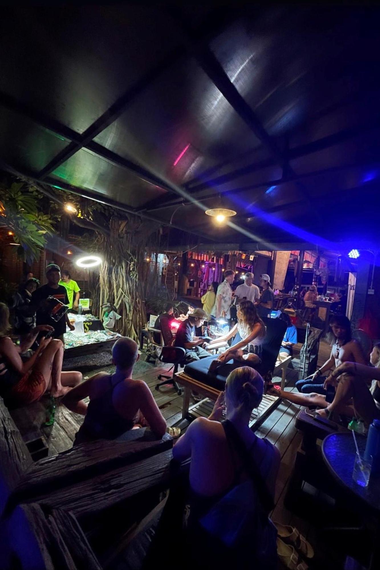 Da Housetel Kuta Hostel Kuta  Exterior photo