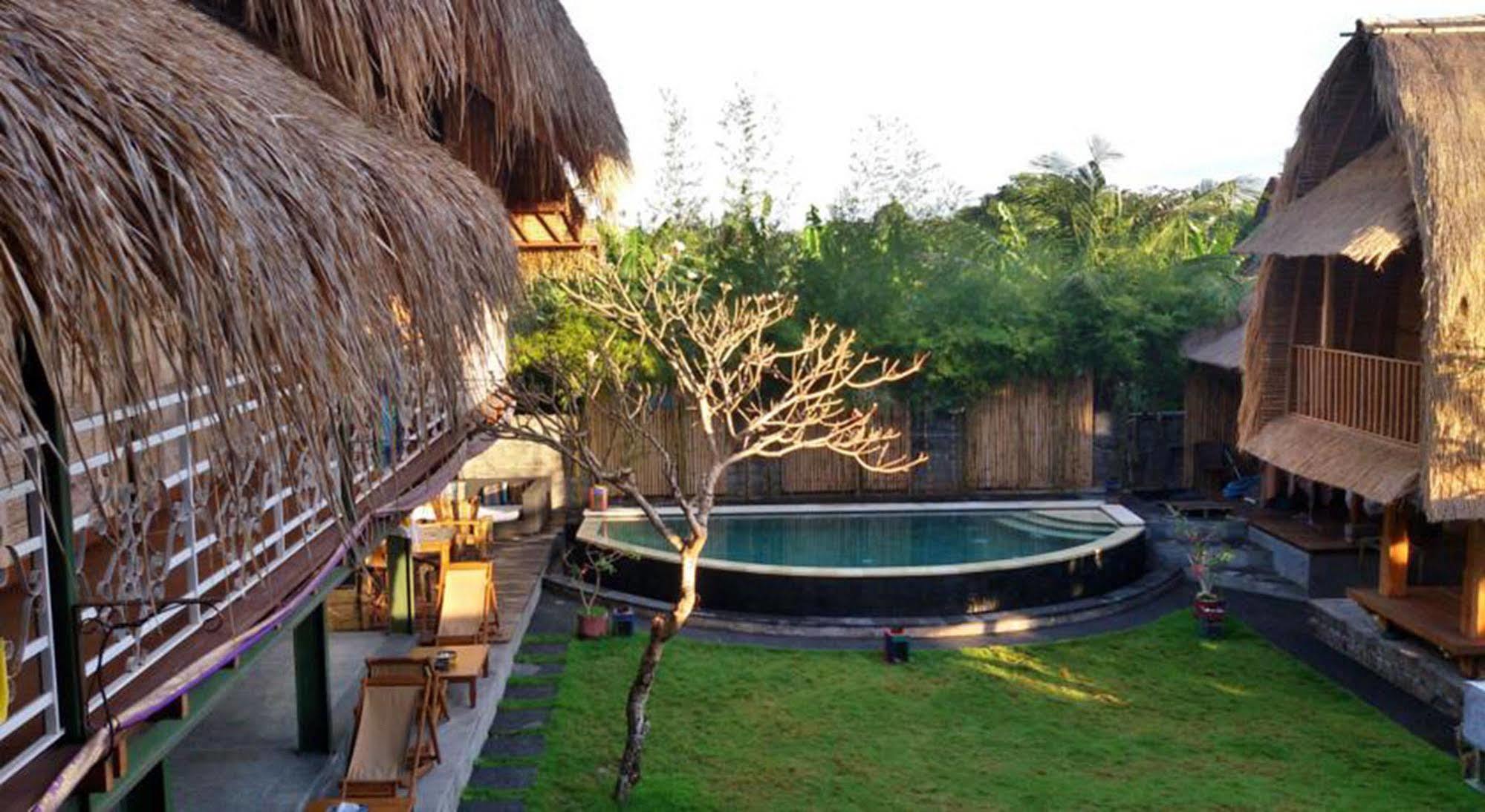Da Housetel Kuta Hostel Kuta  Exterior photo